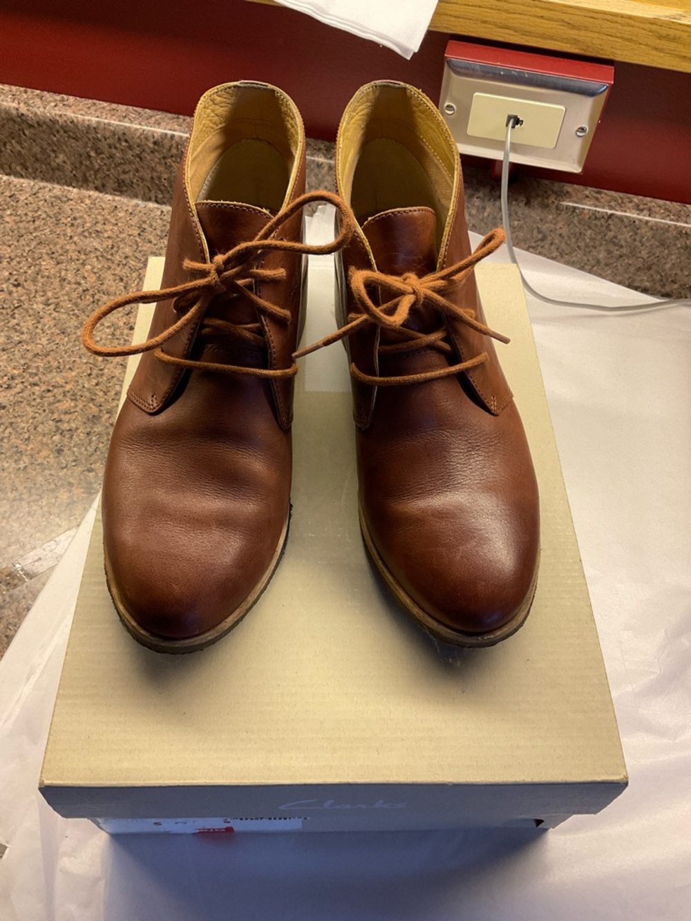 Clark’s Cognac Leather Ankle Boots 9 - Picture 2 of 5